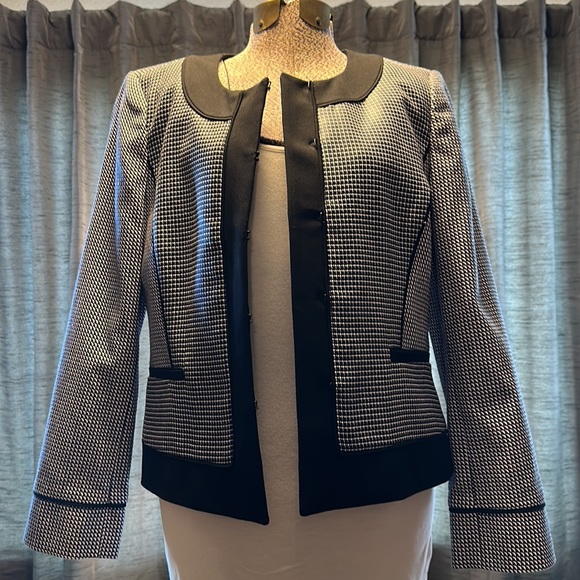 NWT Ann Taylor Houndstooth Jacket. Dark Navy, Black And White Size 6 - Picture 5 of 6